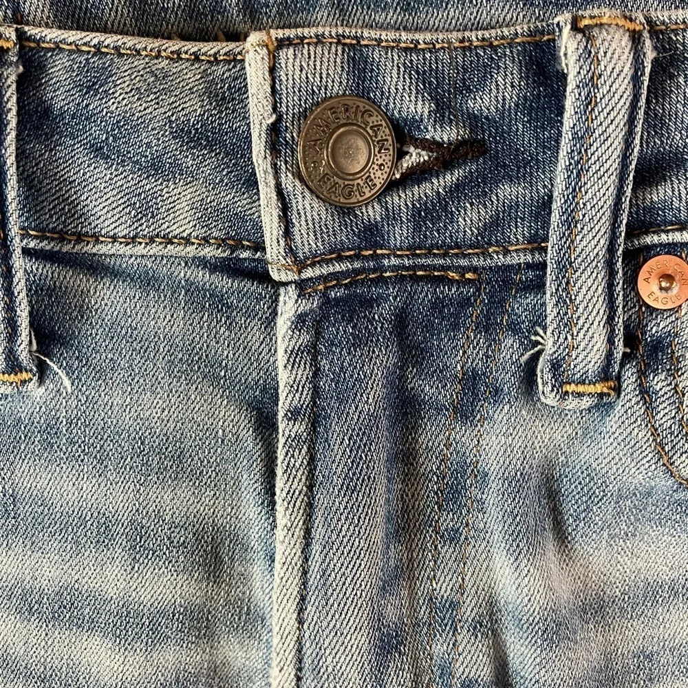 American Eagle Outfitters Light Blue Denim Jeans